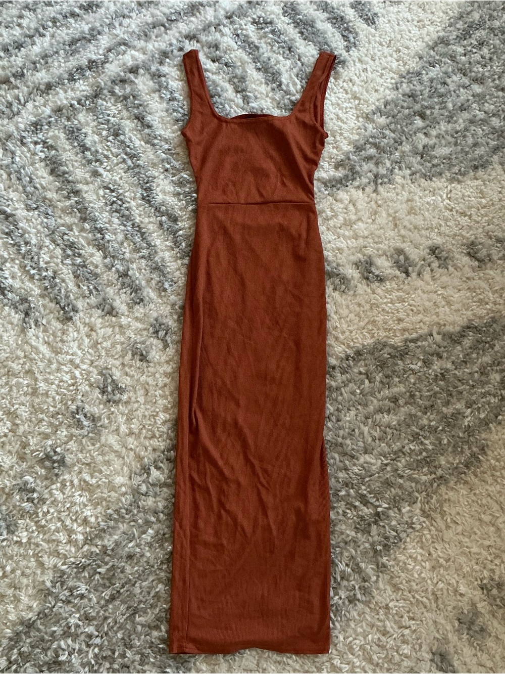 PrettyLittleThing Sleeveless Maxi Dress in Rust Brown